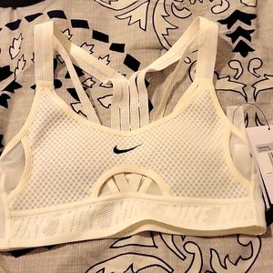 Nike sport's bra size Xs